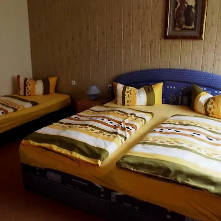 Lindenhof Guest house Kachlin